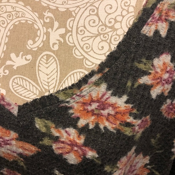 EUC Waffle Plush Knit Oversized Top - Picture 3 of 8